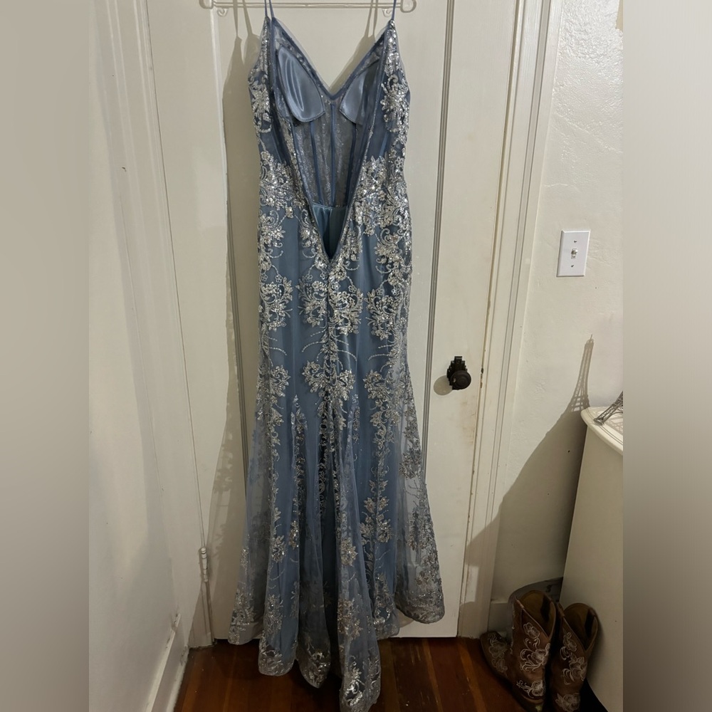 Prom dress - Picture 2 of 2